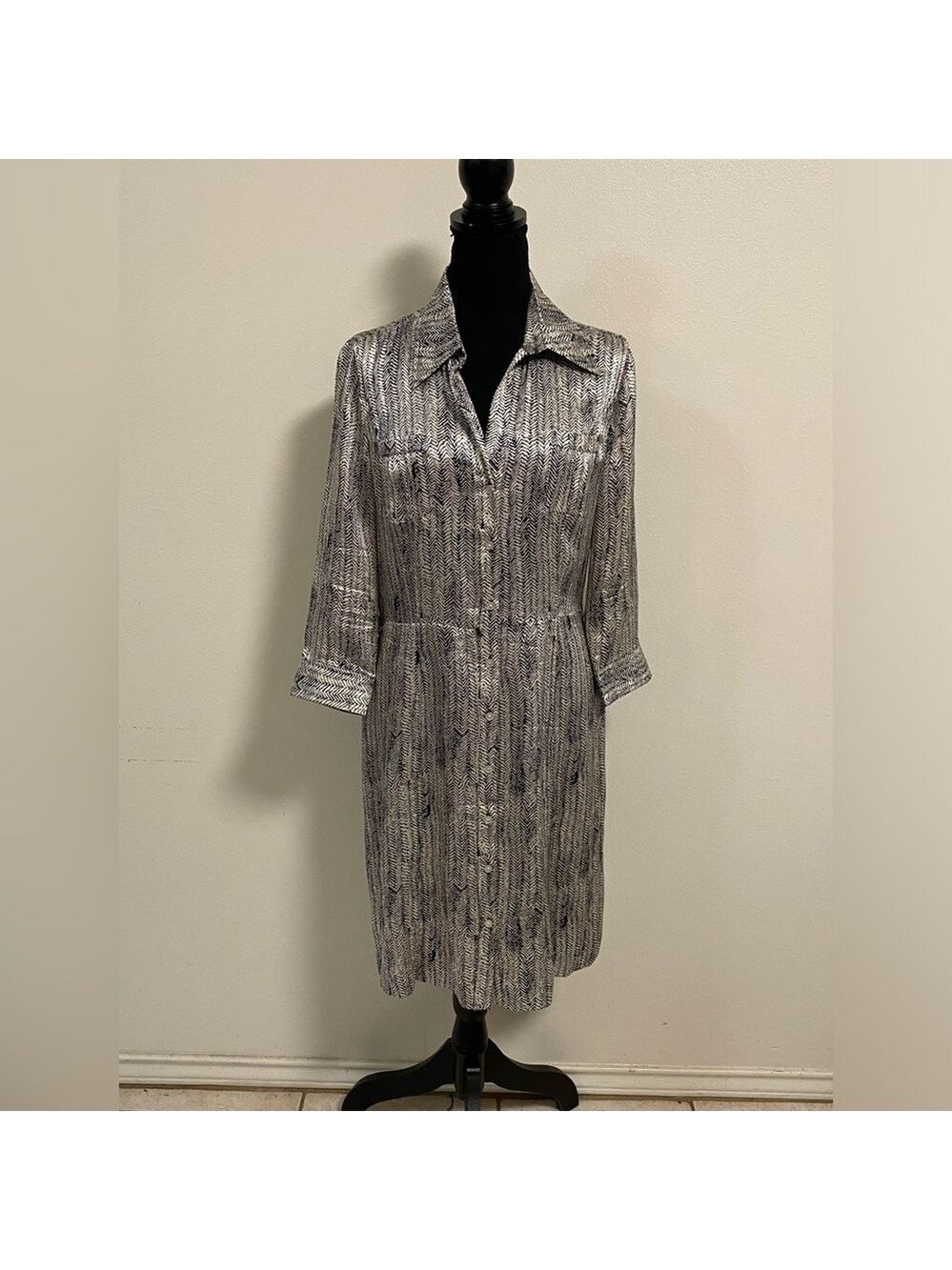 Boston Proper 100% Silk Shirt Collar Button up dress Chevron Size 10